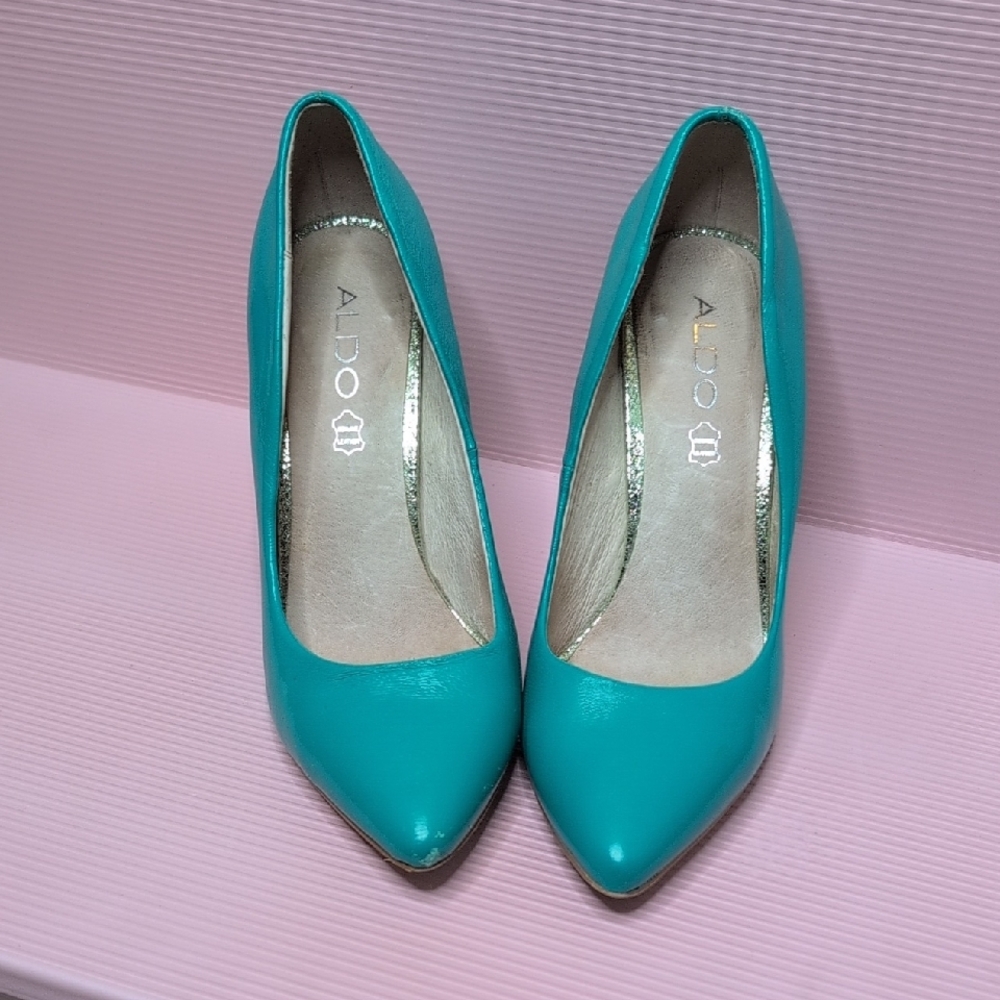 Aldo Vibrant Teal Heels - Picture 4 of 10